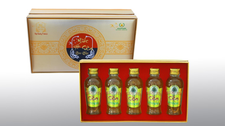 ( Nước yến sâm cao cấp Ginnest dùng yến sào nguyên tổ chế biến thành)